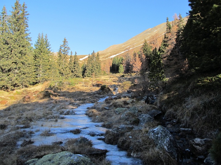 IMG_4188.JPG - Wir steigen über Eis auf die Reineben auf.