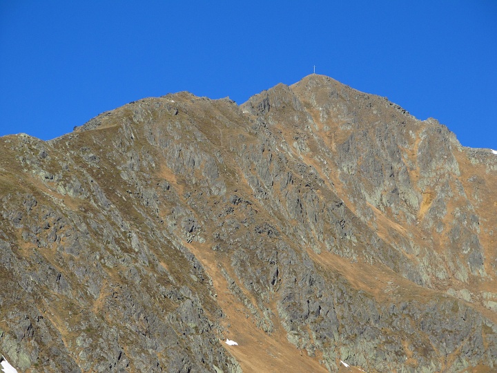 IMG_4210.JPG - Zoom auf den Gipfelaufbau. Naja wird nett.