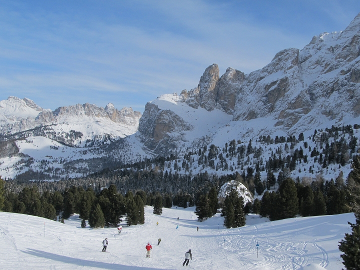 IMG_4651.JPG - Die blaue runter zum Sellajoch.