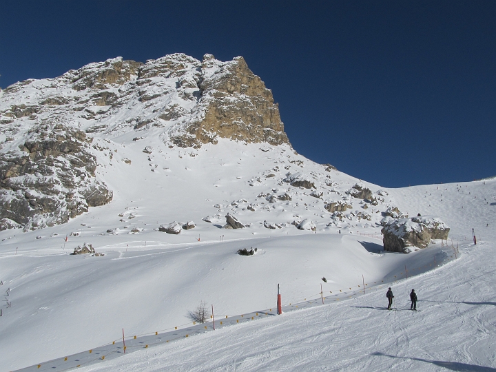 IMG_4699.JPG - Nach der Seilbahn 105 (Pian Frataces- Gherdecia A) geht es über den Sessellift 107 auf das Rif Sass Bece.