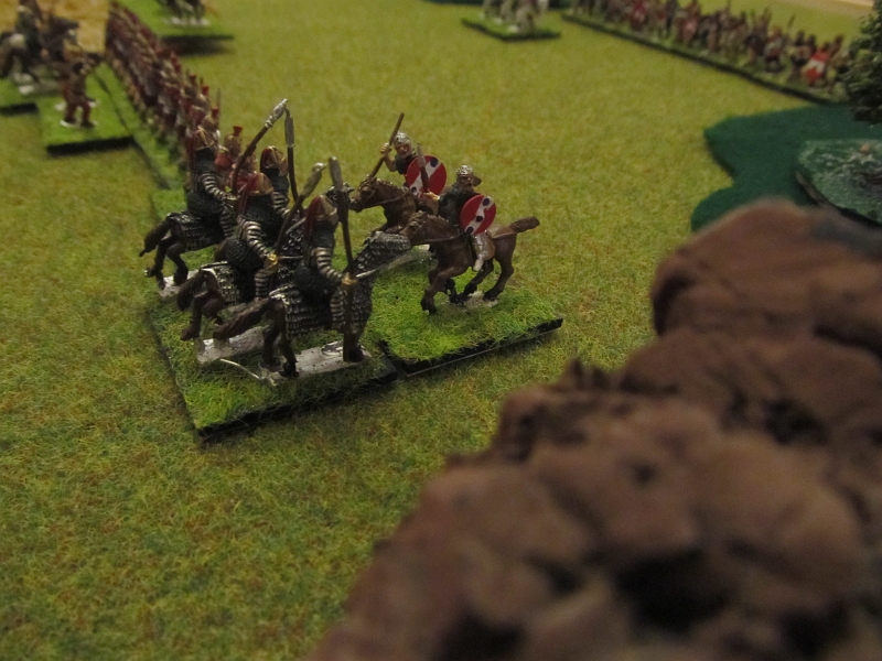 IMG_4885.JPG - In der Hoffnung auf einen Glückstreffer greift sie die römischen Ritter an der Flanke an.