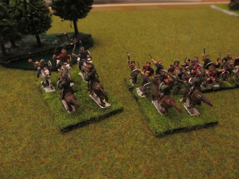 IMG_4891.JPG - ..und schickt seine leichte Reiterei in die Flanke der Vandalen.