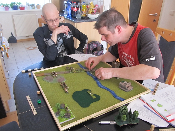 IMG_5226.JPG - Wie erwartet verlagert sich der Kampf auf die Straße...