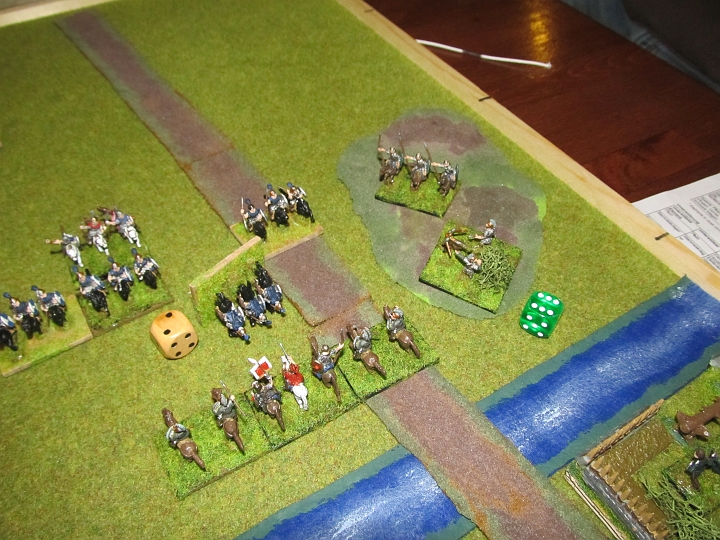 IMG_5390.JPG - ..wird die römische Artillerie mit Reiterei ZOC-Schutz positioniert. Die Artillerie schießt den mittleren Ritter zusammen.