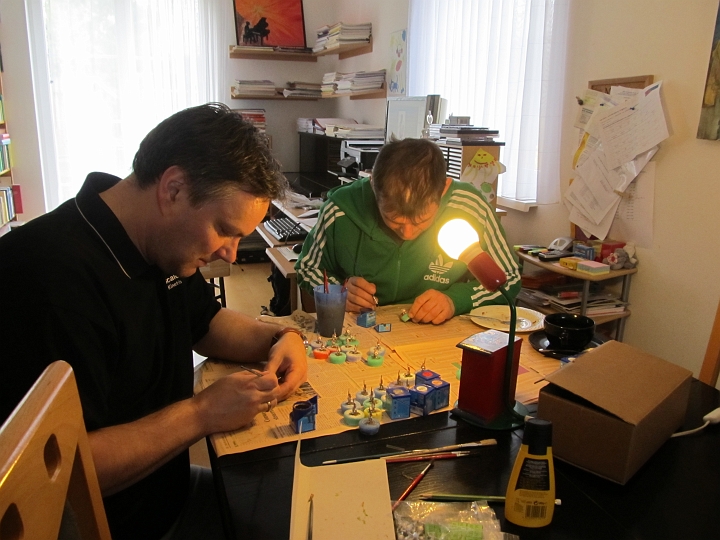 IMG_5446.JPG - Nach dem Bemalen der ersten Spartaner...