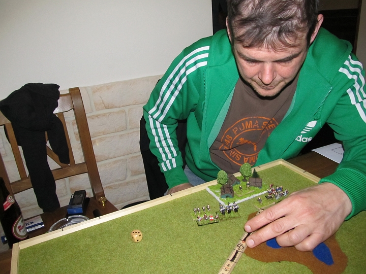 IMG_5558.JPG - Die Goten versuchen nun, die wenigen Truppen optimal auf das Gelände anzupassen.