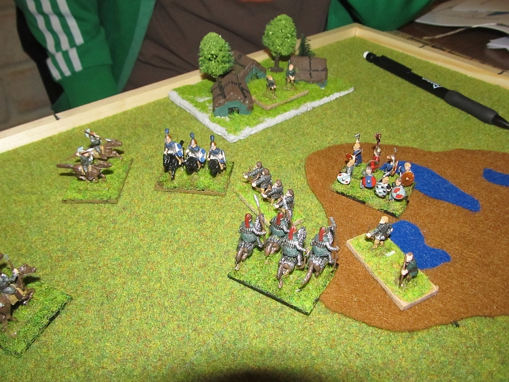 IMG_5563.JPG - Aus dem Sumpf ZoCen die Plänklert zunächst die römischen Ritter, und greifen sie dann im Sumpf an.... Rom wittert scheinbar leichte Beute.. doch prallen die Ritter im kommenden Kampf zurück (nicht zu sehen)