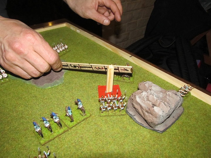 IMG_5606.JPG - Auf der Seite ZoCen die Speere absichtlich noch nicht die Flanke.