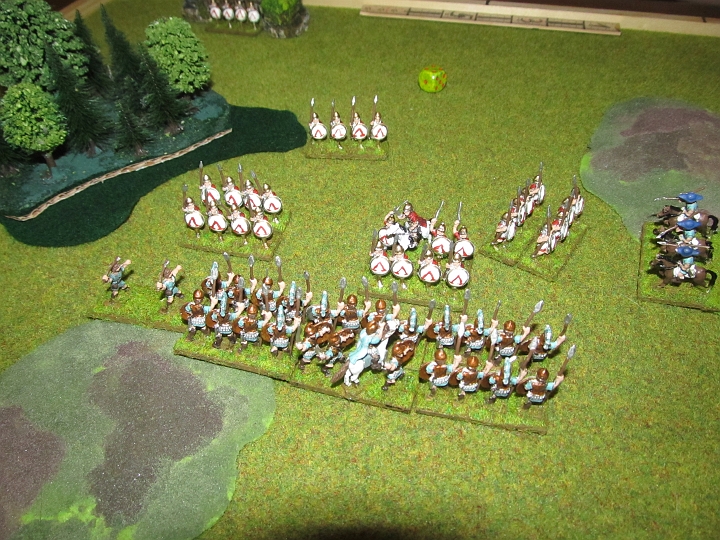 IMG_5614.JPG - ..zu entscheidenden Bewegungen. Die spartanische Linie splittet sich auf.