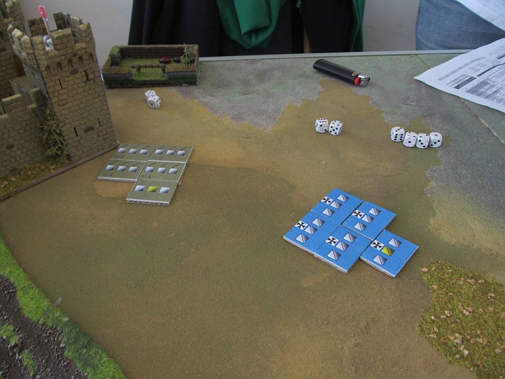 IMG_6214.JPG - Die II.Lanzen versuchen nun, nachdem die Turkopolen weg sind, das Lager der Kreuzfahrer zu erreichen. Die Kreuzritter sehen natürlich nicht tatenlos zu, sondern reiten nach.