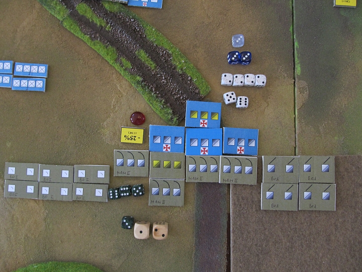 IMG_6220.JPG - In der Mitte geht nun Saladin himself in die Front, und die Ordensritter verlieren eine Base und werden fragmentet (zerrüttet)