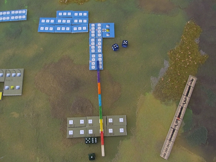 IMG_6223.JPG - Dafür treffen die II.Bögen auf der andern Flanke. Es passiert aber nix, da der CT mit 9 (+1) kein Problem für die Ordensspeere ist.