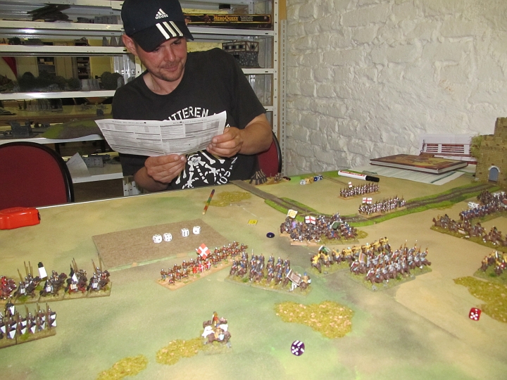 IMG_6759.JPG - Hmmm...