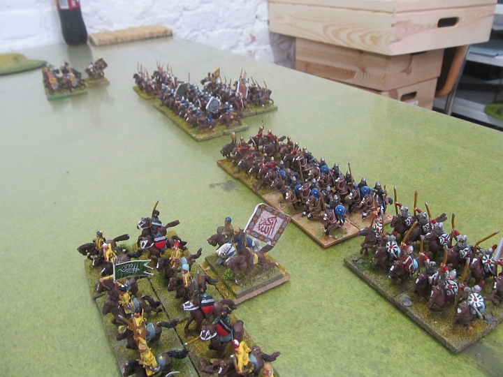 IMG_7360.JPG - Die Elite des Sultans wird heute aus Figurenmangel auch durch Turkopolenfiguren dargestellt. Die roten mit den goldenen Helmen sind die eigentlichen Elitetruppen.