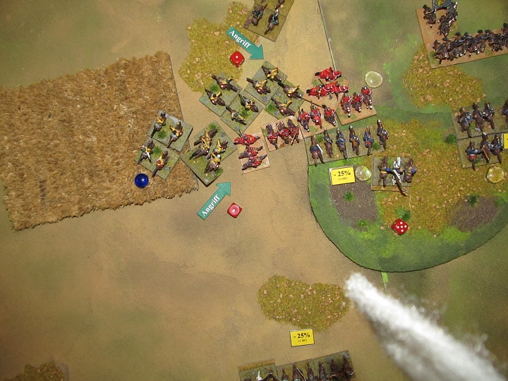 IMG_8063.JPG - Nachdem die Turkomanen der Kreuzfahrer geflüchtet sind, fallen die ägyptischen Turkomanen den Rittern in Rücken und Flanke. Die Lanzen sind bereits nach unten weg geflüchtet. Aber: 2x die 1 bei 3+ ist halt wenig...