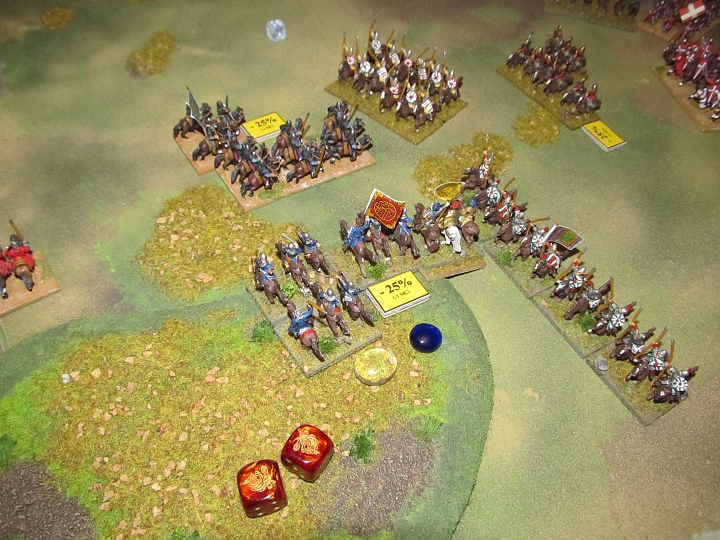 IMG_8077.JPG - ..rein in die JAP! UNd das wichtigste gelingt! Die Mameluken am Hügel können sich sammeln, und somit in der Angriffsphase den Ghilmanen in die Flanke fallen!