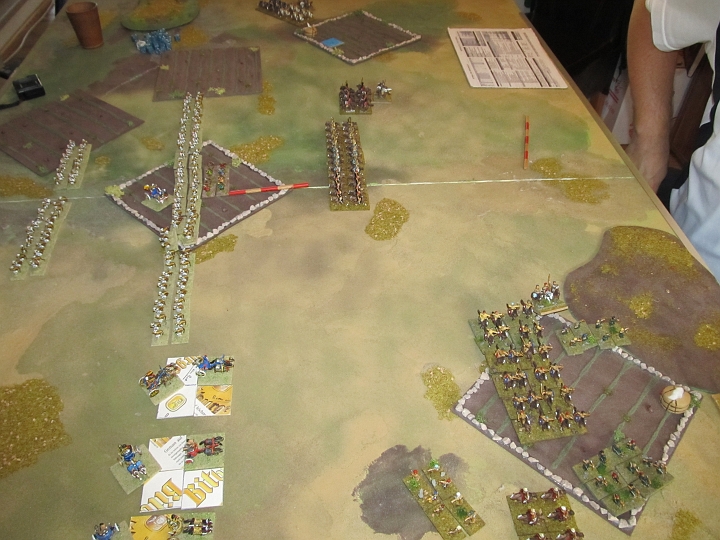 IMG_8721.JPG - ...bessern die Hunnen mal die Aufstellungsfehler aus wie es aussieht. Die ostgotische LF verzieht sich, und die LH reitet ins Feld.