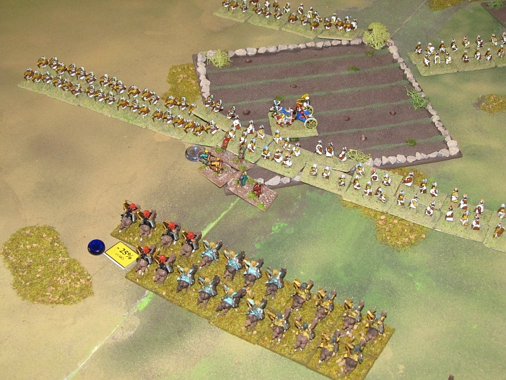 IMG_8728.JPG - Auch in der Mitte erste Verluste bei den Hunnen aber auch bei den ägyptischen LF.