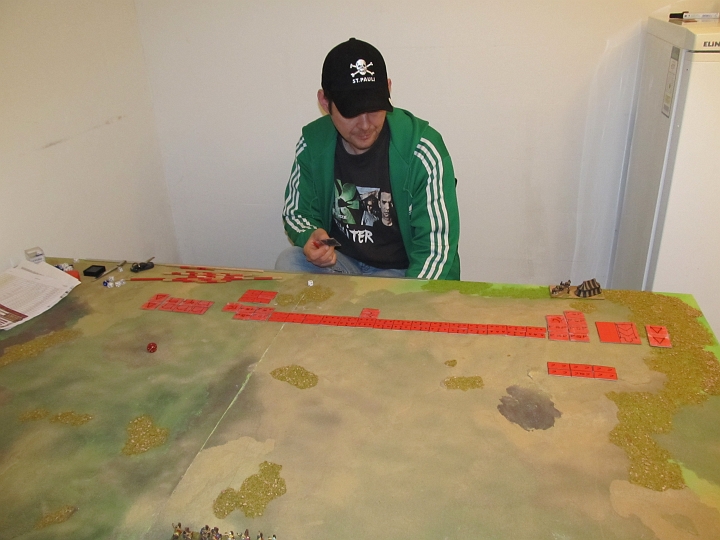 IMG_8887.JPG - ...stellt Jürgen eine Linie auf.