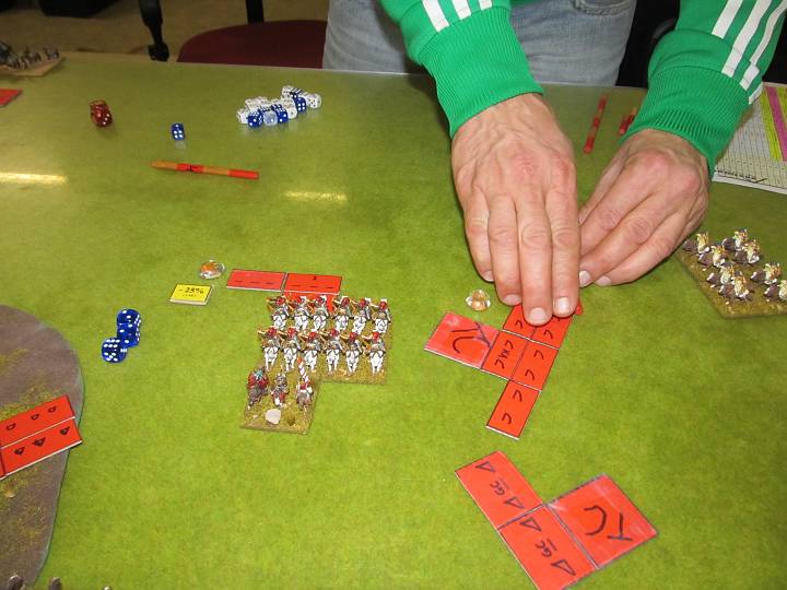 IMG_8980.JPG - Hier flüchten nun die Unsterblichen. Den Bögen gefällt dies nicht, und sie flüchten nun ebenso.