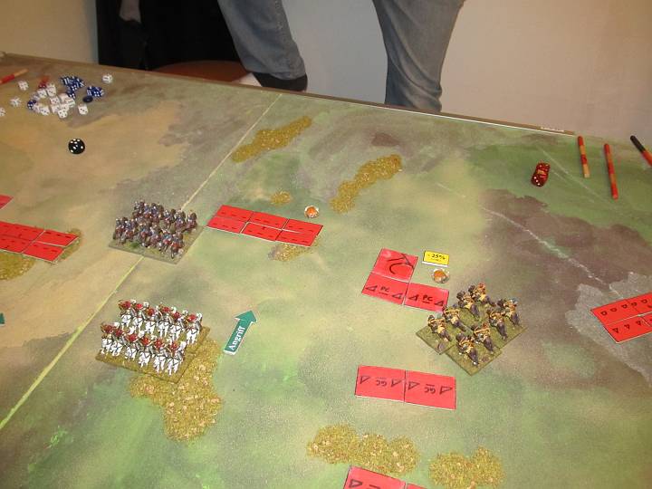 IMG_9013.JPG - In der Mitte jedoch brechen die Tataren durch. Flucht der Immortals nachdem sie schon einem Autobreak zusehen mußten.