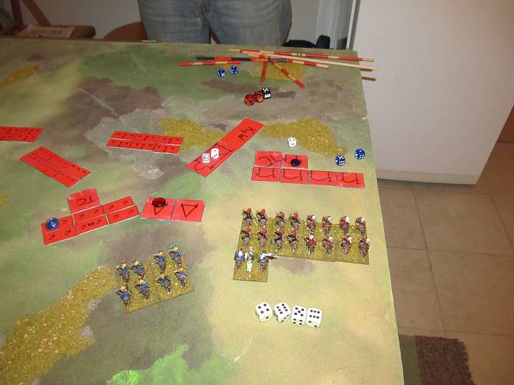 IMG_9361.JPG - Dafür schießen die LH auf der Flanke alles zusammen.... Jürgen hat Würfelpech und versemmelt fast jeden CT hier.