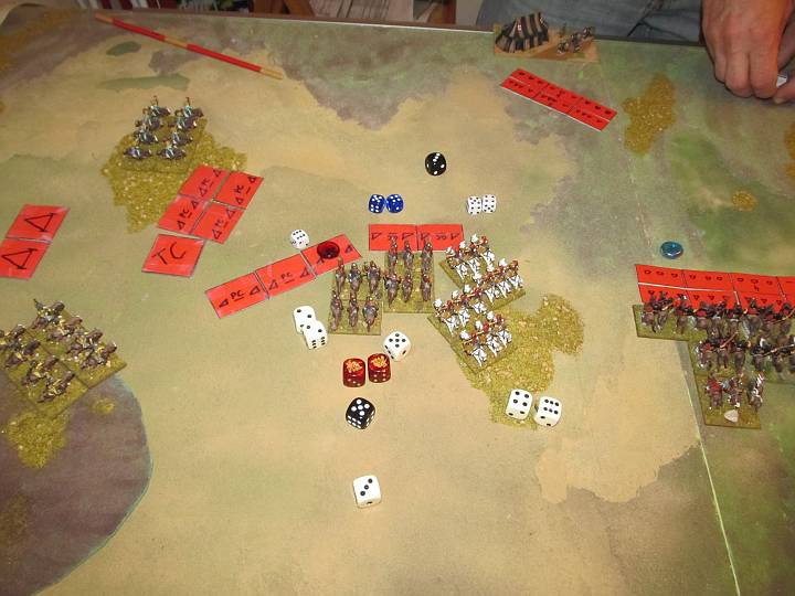 IMG_9370.JPG - Das Ausweichen der persischen CV war zu kurz, sie werden im Rücken erwischt und fallen somit auf fragmented. Die Garde wird auch kontaktiert und bekämpft.