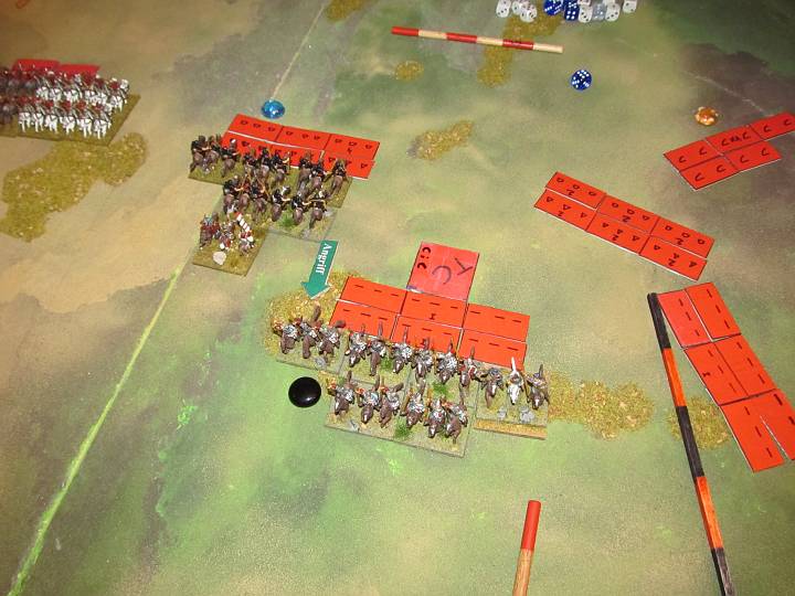 IMG_9373.JPG - Die lombardischen Lanzen brechen nun  nach dem Angriff der Unsterblichen.