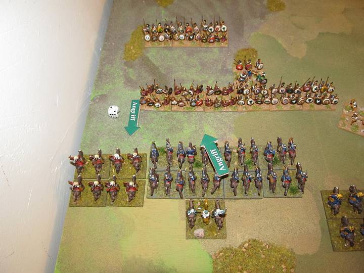 IMG_9479.JPG - Charge der Spartaner! Doch die Hunnen intercepten gleich mit beiden Kavalleriebattlegroups! (hier nach den 4 BE Vorrücken)