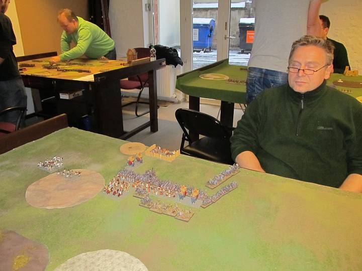 IMG_9550.JPG - Zweites Spiel. Meine Hunnen gegen Thorstens Later Republic Romans.