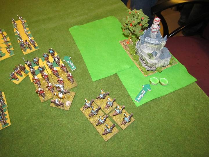 IMG_9633.JPG - Dafür plündern die Hunnen nun das Lager und greifen eine LH an, die stehen blebt.