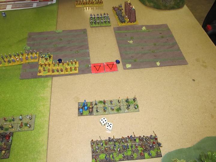 IMG_9674.JPG - Die Bögen treffen die Sichelstreitwägen.