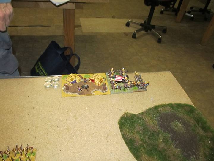 IMG_9682.JPG - Das persische Lager wird nun in der Bewegungsphase (FoG1) geplündert.