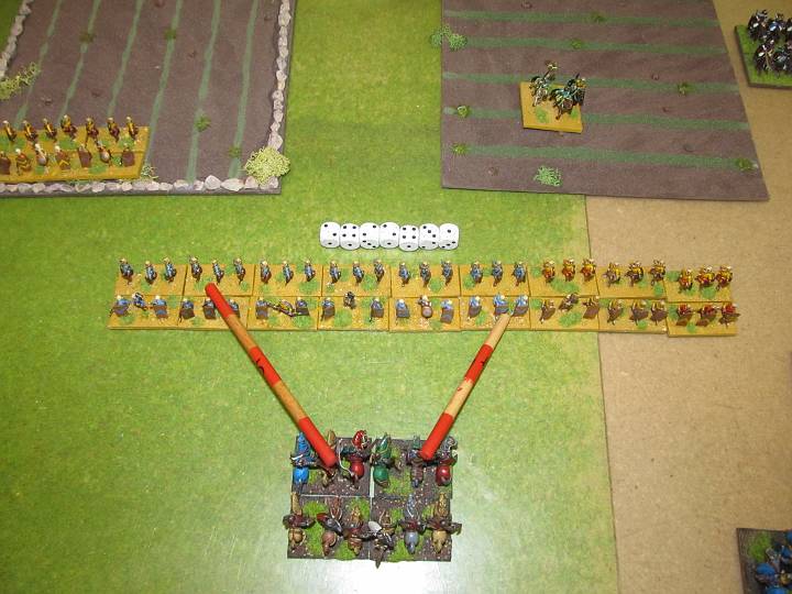 IMG_9687.JPG - Hier gibt Jürgen nun beim Stand von 9:1 kurz vor der entscheidenden Meleephase auf. Der Beschuß der zweiten polnischen BG ergibt 0 Treffer beio 7 Würfel (auf die 5). 