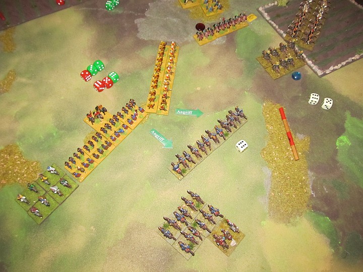 IMG_9826.JPG - Auch auf der anderen Seite greifen die Perser an. Diese Cv der Hunnen weicht aus...