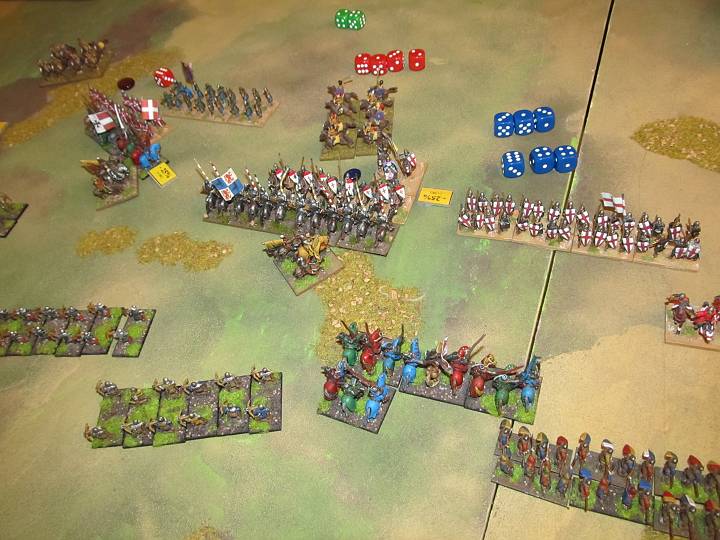 IMG_0252.JPG - Sie verlieren eine Base und werden disrupted. Nachdem die Speere aber steady bleiben, können sich die anderen Ritter in der JAP zurückziehen.