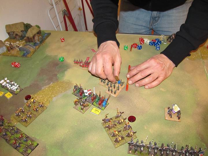 IMG_0256.JPG - ..die päpstlichen Ritter in der Verfolgung die LH dadurch   in die Flanke trifft...