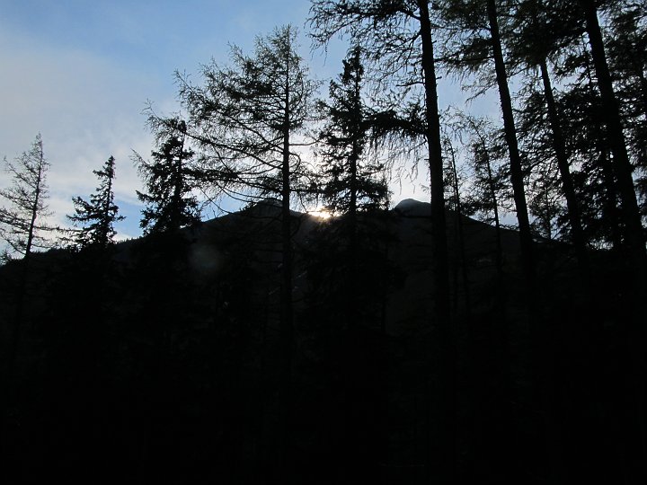 IMG_1395.JPG - Ich verlängere die Pause, und hab so auch einen Sonnenuntergang. Halt net am Gipfel, und nicht ganz untergegangen. Aber weg ist weg.