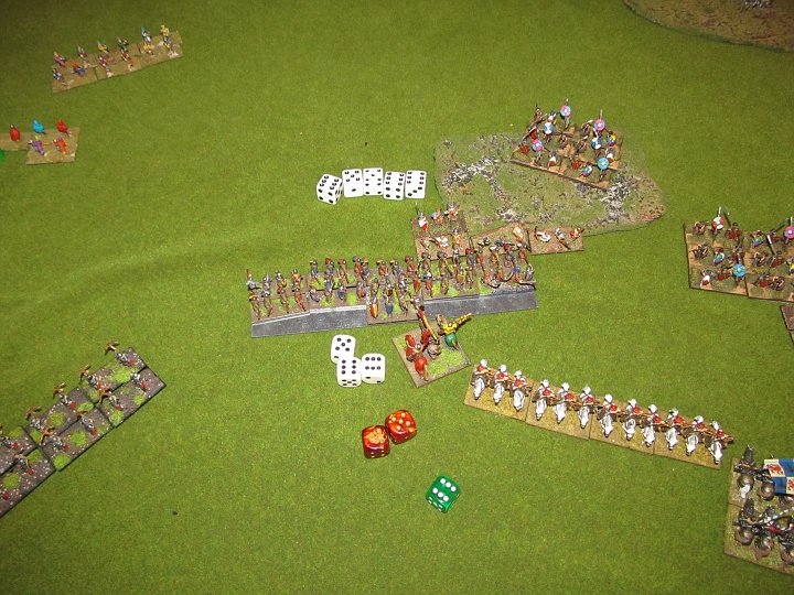 IMG_4530.JPG - Again. Uuhh. 5 hits out of five, (hits only on 5 and 6, reroll on 1) from the Catalans- a magic roll of Dave. (btw it was'nt the only one today), against three of six on 4 by the Hungarians, who lose 3:5. But with the DR on 6 and the CT on 11, its "tutto bene".