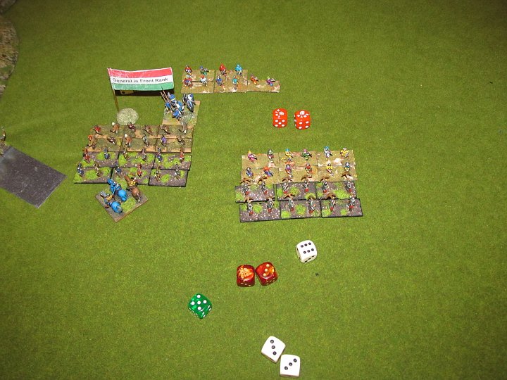 IMG_4543.JPG - As the Hungarians are leading in this game, the Catalans try everthing- charges on even crossbows against crossbows, and against the poor (now average with general in front) bows. Nothing happened here. (for now, but....)