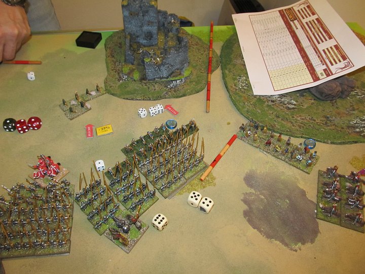 IMG_5257.JPG - Gegen die Longbows siegen die Piken nun. Doppeldrop und Flucht.