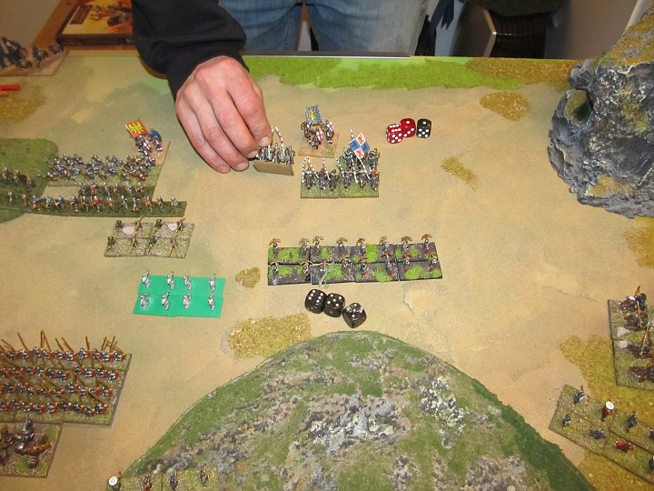 IMG_5466.JPG - Drei Treffer der Armbrüste! Der CT mit 7 (7+1-1) ist gut, aber eine Base ist verloren!