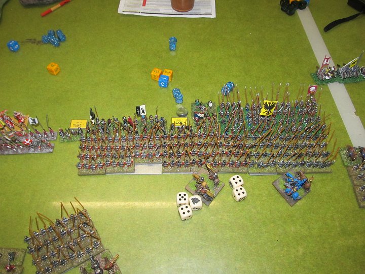 IMG_5511.JPG - Die mittlere 12erPike  gewinnt ebenfalls, eine BG HW dropt und verliert eine Base.