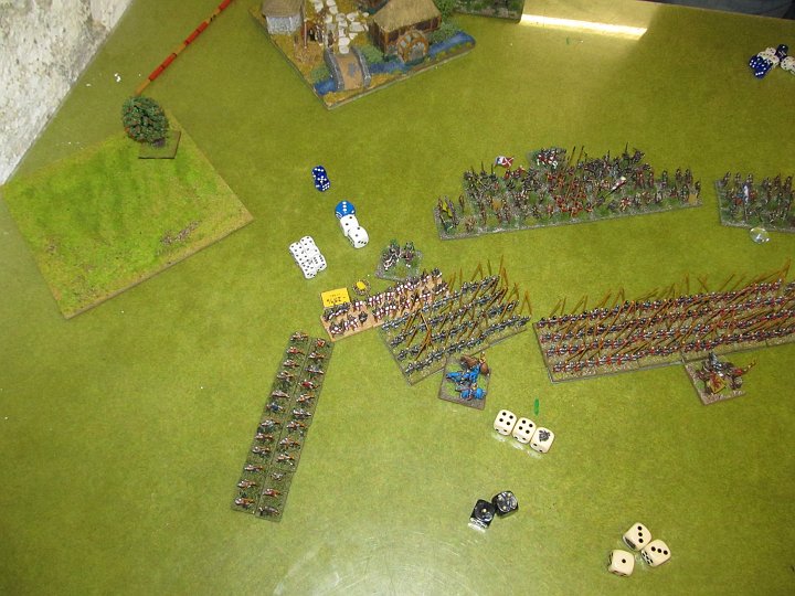IMG_6012.JPG - Die Speere verlieren zwar eine Base und droppen nun in der Melee, aber das ist zu wenig, denn nun sind die Piken geliefert.