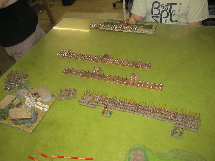 IMG_6031.JPG - Die Äypter stürmen vor. Damit habe ich nun nicht gerechnet. Ich verbreite meine 12er Piken auf 4x3.