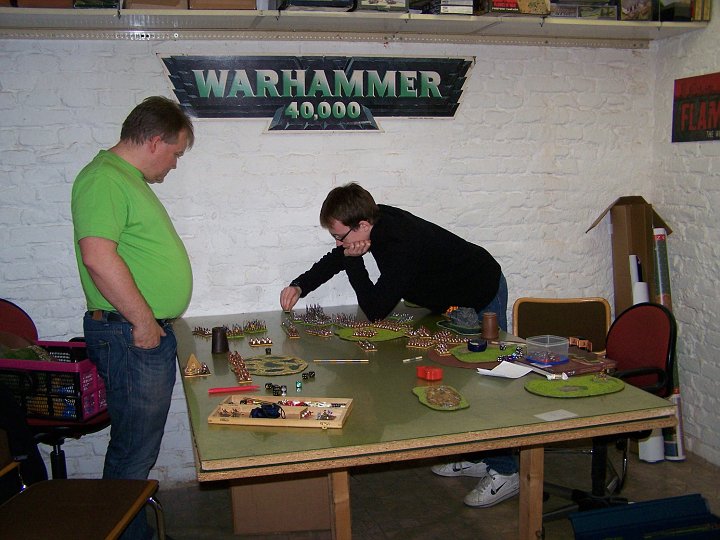 100_4975.JPG - Runde 4 Spiel auf Tisch 1