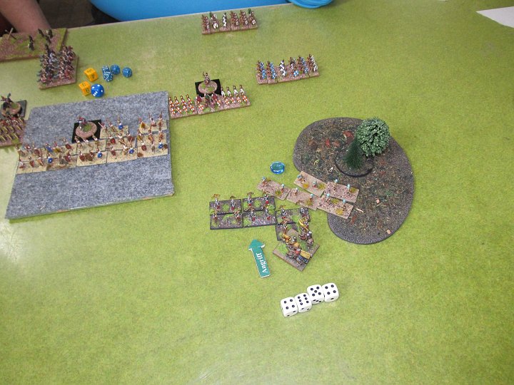 IMG_6121.JPG - Die als Legionärsmagnet gedachte LF greift mit Erfolg römische Slinger an.