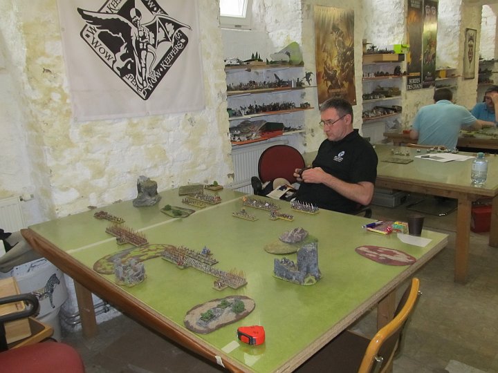 IMG_6145.JPG - Letztes Spiel gegen Bodos German Medieval City Leagues. Wir spielen im Gebirge- zwei impass liegen.