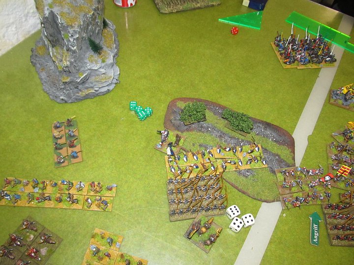IMG_6160.JPG - Die 8er griff absichtlich an, und verliert gegen die MF im open 3:4!