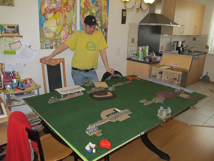 IMG_6253.JPG - Zweites Spiel heute. Jürgen hat als Wunschgegner die Later Medieval Danish gewählt. Ich keuche... Nicht gerade knusprig gegen War of Roses Haus Lancaster...